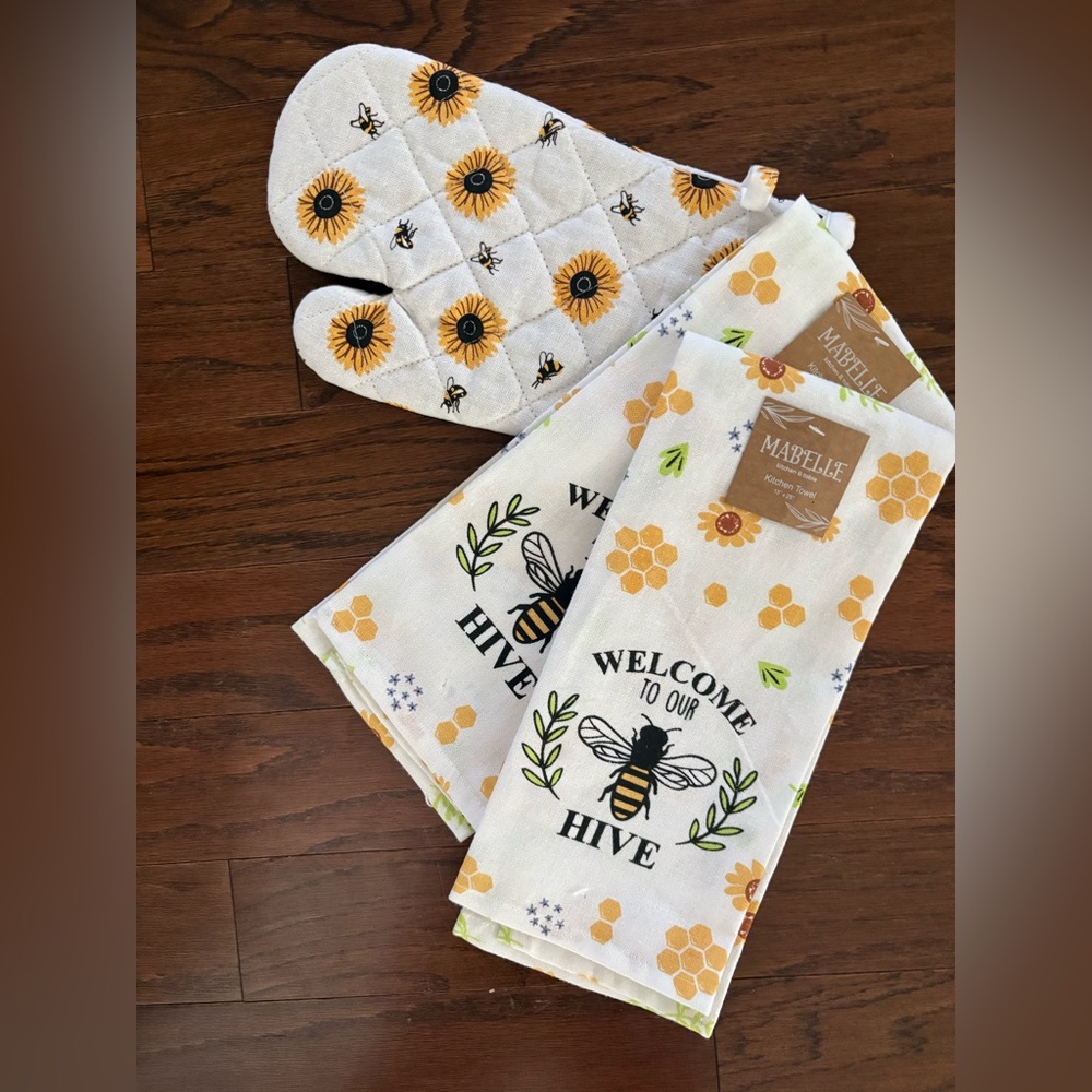 MABELLE kitchen and table, 3-pc. Bee set, Brand new with tags